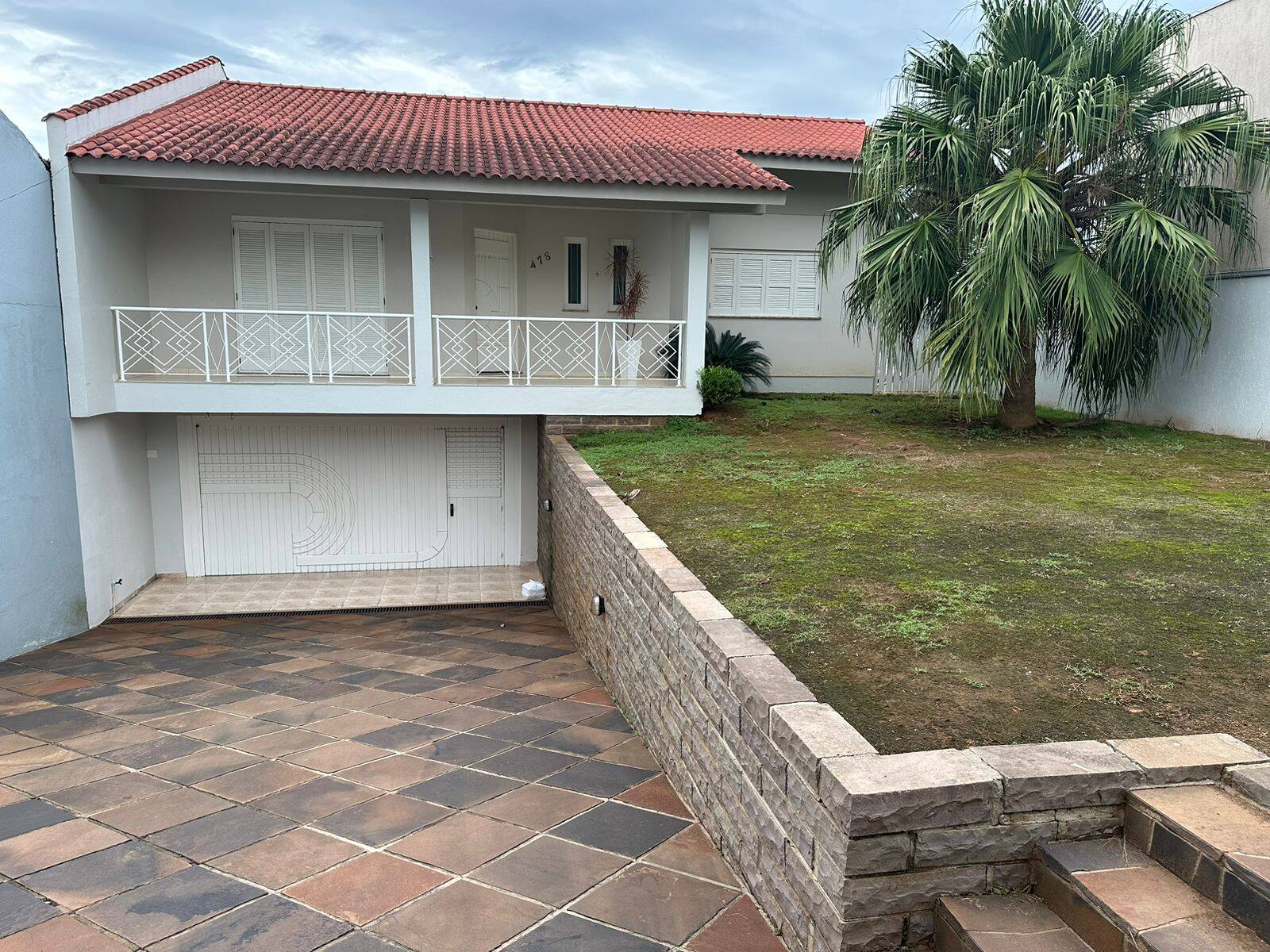 Ótima Casa com 4 dormitórios no Matiel, Feliz